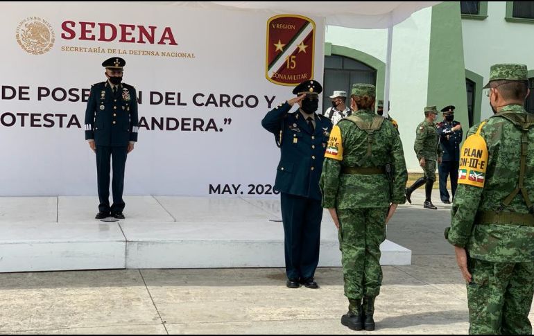 Lozano toma la posesión de Cortés Rodríguez, luego de que este último fue promovido como nuevo Comandante de la XII Región Militar. ESPECIAL