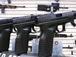 En 2009, la Oficina de Alcohol, Tabaco, Armas de Fuego y Explosivos de EU permitió el tráfico de dos mil 500 armas a criminales mexicanos para rastrearlos mediante ellas. AP/Archivo