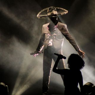 Entretenimiento, hoteles y restaurantes, los más afectados por contingencia