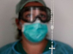 El personal sanitario que atiende la contingencia puede solicitar ayuda con servicio de atención espiritual y escucha. EFE / ARCHIVO