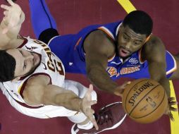 El comisionado de la Asociación Nacional de Baloncesto, Adam Silver, indicó que para garantizar la seguridad de jugadores y entrenadores en un eventual regreso a la actividad, necesitarían aplicar alrededor de 10 mil pruebas para COVID-19. AP / ARCHIVO