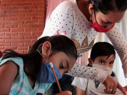 Festejan en casa 2 millones de mamás en Jalisco