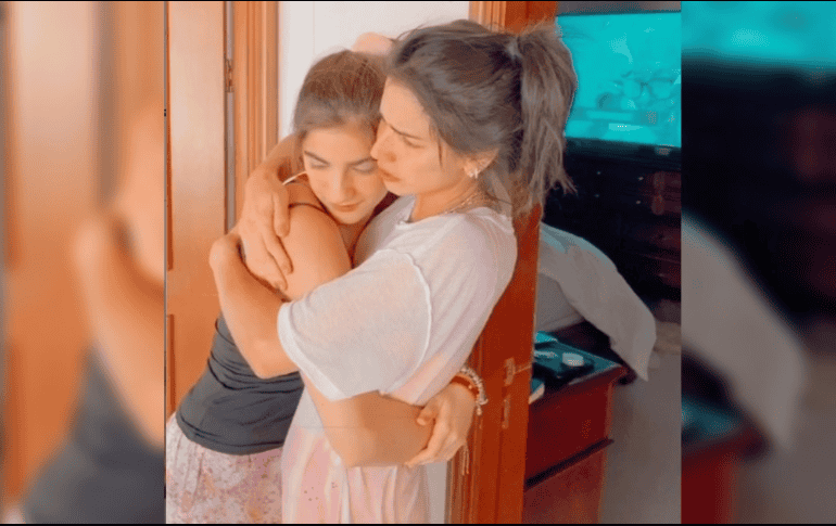 De Regil tuvo a su hija, Mar, a los 16 años de edad. INSTAGRAM / @barbaraderegil