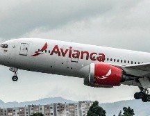 Ante el cierre de los cielos decretado en Colombia para contener la propagación del coronavirus, Avianca suspendió en marzo temporalmente el 100% de sus vuelos comerciales. AFP/ARCHIVO