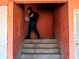 Personal sanitario solicita a los colonos y ciudadanos que en los últimos 14 días hayan participado en alguna celebración religiosa a que acudan a la unidad de toma de pruebas de COVID-19 más cercana. AFP / G. Arias