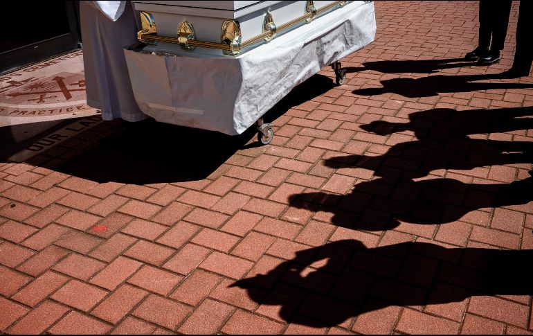 Un funeral en un cementerio en el Bronx, en Nueva York. AFP/ARCHIVO