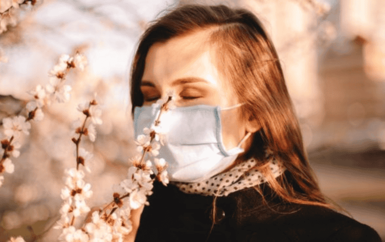 La pérdida del olfato es reversible y la mayoría de personas deben recuperarlo en un máximo de dos meses.GETTY IMAGES