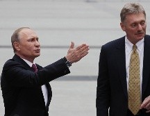 Dmitri Peskov, muy cercano a Vladimir Putin y al que acompaña en cada uno de sus viajes, no había vuelto a dar su punto de prensa diario habitual desde el 6 de mayo. EFE / ARCHIVO