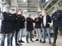 Los seis jóvenes que colaboran de manera voluntaria en este proyecto son estudiantes que cursan los últimos semestres de la Licenciatura en Ingeniería Química del CUCEI. ESPECIAL/Universidad de Guadalajara