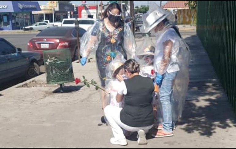 En un video difundido a través de Facebook, se observa a Anahí cuando fue sorprendida por sus tres hijas, quienes la abrazan y le obsequian algunos detalles. FACEBOOK/Mayra MPo