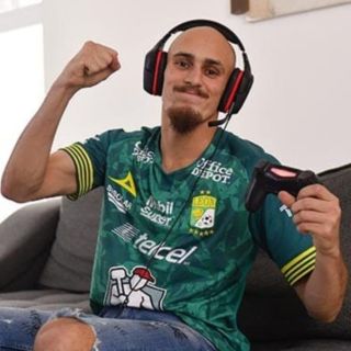 León ruge y derrota a Pumas en eLiga MX