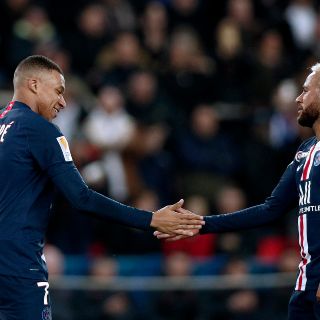 El PSG desmiente que dará a sus jugadores funda de oro para celular