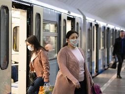 El número de nuevas infecciones en Moscú aumentó cuatro mil 703, y ahora son 126 mil cuatro totales. AP / ARCHIVO