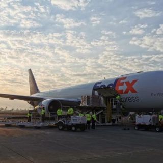 Llega segundo cargamento de ventiladores procedente de EU
