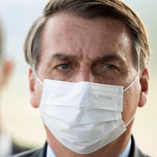 Bolsonaro se realiza pruebas de COVID-19 con seudónimos y da negativo