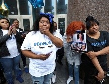 Protesta afuera del Centro Judicial de Louisville contra el asesianto de Breonna Taylor. AP/S. Upshaw