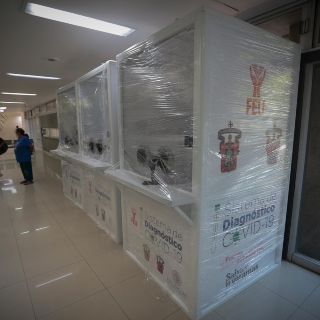 Arrumban cabinas de la FEU para pruebas de COVID-19