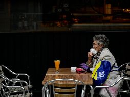 El Ministerio de Sanidad señaló que 143 mil 374 pacientes se han curado hasta el momento en España. AP / A. Barrientos
