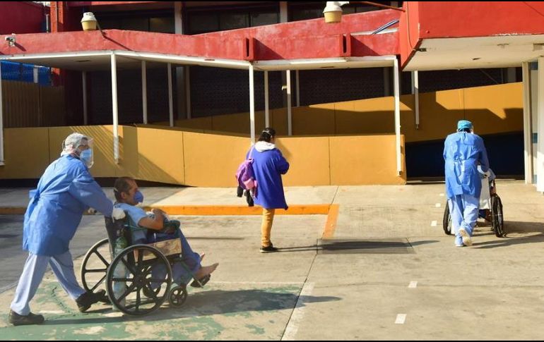 Aunque el hospital afectado no cerró, por el momento sólo brinda servicios básicos de salud. EFE/J. Núñez