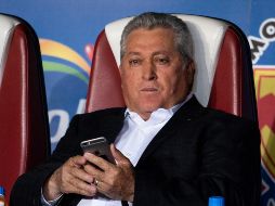 El entrenador mexicano de los Gallos Blancos del Querétaro, Víctor Manuel Vucetich, solicitó que la Liga MX no siga el ejemplo de otros países como Alemania o España respecto a la vuelta de actividades en el futbol. Imago7 / ARCHIVO