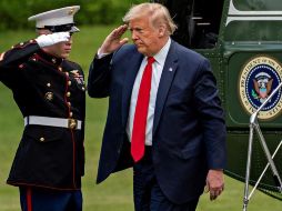 En Pensilvania, Trump no llevó ninguna mascarilla y dio su curso sobre un escenario con una enorme bandera estadounidense. EFE/A. Harrer