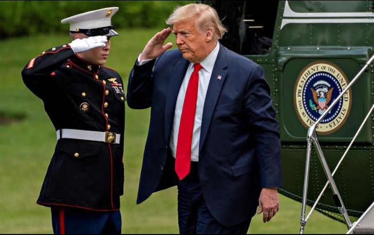 En Pensilvania, Trump no llevó ninguna mascarilla y dio su curso sobre un escenario con una enorme bandera estadounidense. EFE/A. Harrer