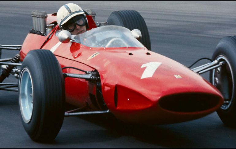 John Surtees . Es un piloto exitoso más allá de la F1, pues además de que logró ser campeón del mundo en el Gran Circo, también se coronó en motociclismo. En algún momento llegó a despreciar una oferta inicial de Ferrari por no sentirse preparado, pero en 1964 logró llegar a lo más alto.