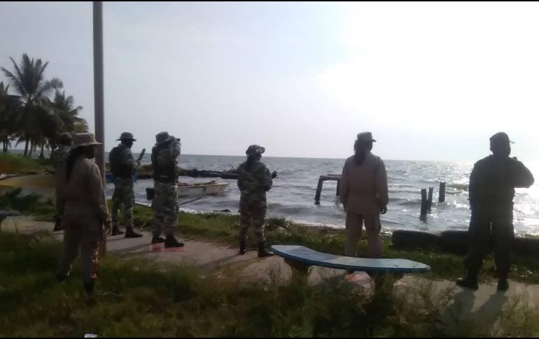 Miembros de la Milicia Bolivariana patrullan en La Ceiba. TWITTER/MiliciaBV1