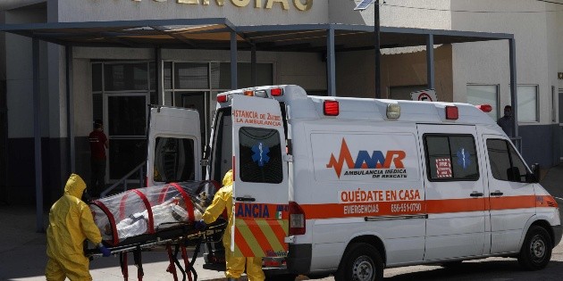 Investigan brotes de COVID-19 en asilos