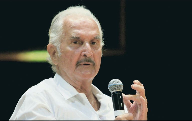 CARLOS FUENTES. Su bibliografía es bastante extensa, por ello destacamos una quintilla de títulos, todos disponibles también como libros electrónicos, para leer estos días. AFP