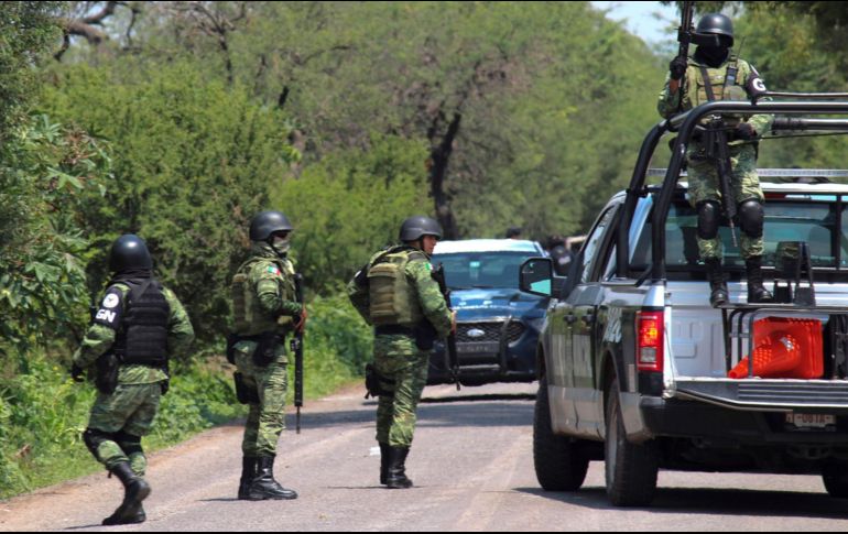 Según el acuerdo emitido en el DOF, militares y marinos regresen a los cuarteles en 2024. EFE/Archivo