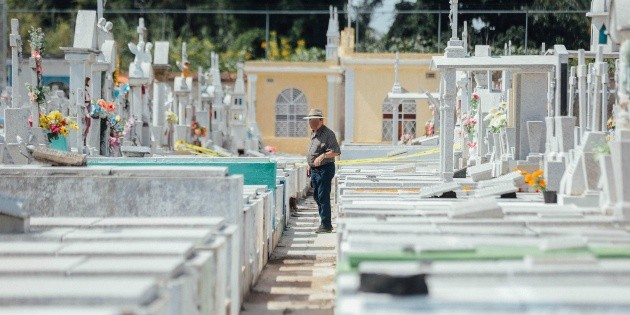 Hay capacidad en panteones ante muertes por pandemia: L&oacute;pez Obrador