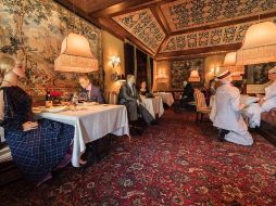 Los maniquíes de tamaño natural evocan con su vestuario el ambiente de la posguerra en la década de 1940. AFP/The Inn at Little Washington