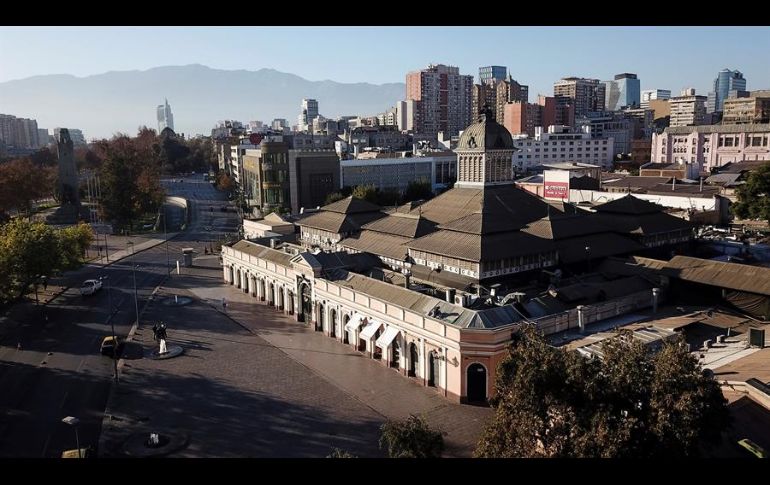 El panorama es especialmente preocupante en Santiago, pues el 80% de los contagiados se registran en la capital chilena. EFE/A. Valdés