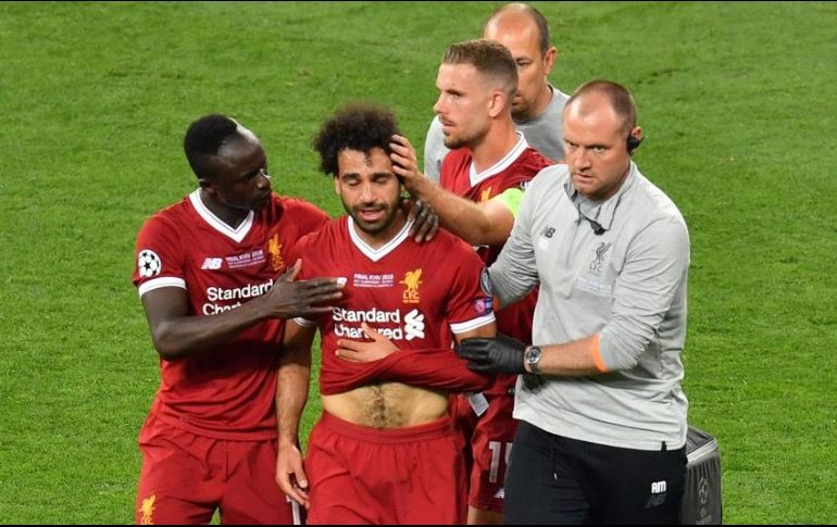 Salah sufrió una fuere lesión en su hombro debido a esa acción de la que Ramos siempre ha dicho, fue un accidente. AFP / ARCHIVO