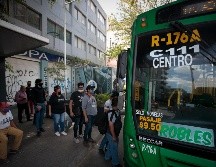 Los comercios, industrias y servicios deberán establecer horarios escalonados para los trabajadores que utilizan el transporte público. EL INFORMADOR/ ARCHIVO