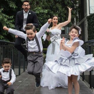 Andrea Torre y Pedro Ortiz de Pinedo celebran 10 años de casados