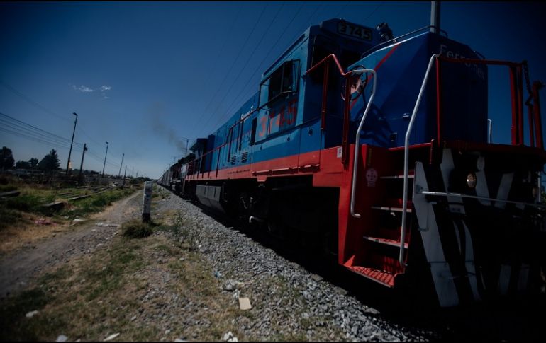 Debido a la contingencia sanitaria, albergues como La Casa del Migrante cerraron, por lo que los viajeros duermen al aire libre la mayoría de las veces. EL INFORMADOR/G. Gallo