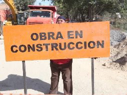 El Programa de pavimentación de caminos en las cabeceras municipales en 45 “municipios de la esperanza”, continuará debido a que esta labor es considerada como actividad esencial según la SCT. ARCHIVO