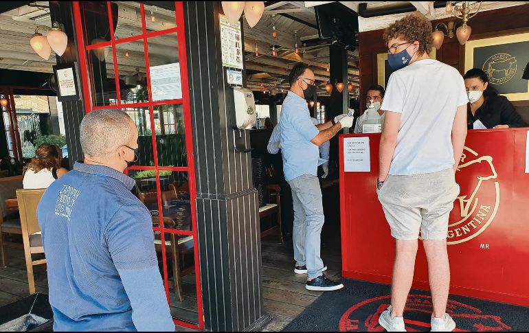 En regla. Los inspectores informan sobre la forma en cómo cumplir con las medidas de protección y operación. EL INFORMADOR •  G. Gallo