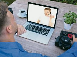 ESENCIAL. La comunicación con seres queridos y compañeros de trabajo es vital en el encierro. SUN