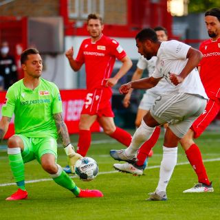 Bayern Munich se impone ante Unión Berlín en su regreso a la competición