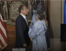 Cuomo informó que el criterio para someterse al test fue ampliado para incluir a todos quienes tengan síntomas de la enfermedad COVID-19. TWITTER@NYGovCuomo