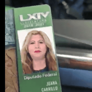 Exhiben a diputada de Morena evitando infracción