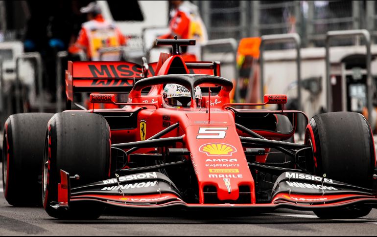Por desgracia para Ferrari y sus millones de fans alrededor del mundo, Vettel no ha sido el único campeón que  le “quedó a deber” un título a la historia de esta escudería. ARCHIVO