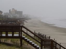 Según el boletín del NHC de las 11:00 horas locales, la tormenta estaba situada a esa hora a unos 30 kilómetros (20 millas) al este sureste de Cabo Hatteras, en Carolina del Norte. AFP / ARCHIVO