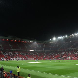 Manchester United reembolsará costo de abonos a sus aficionados