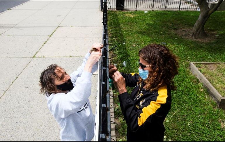 Las hospitalizaciones y muertes por coronavirus siguen a la baja en Nueva York. EFE/J. Lane