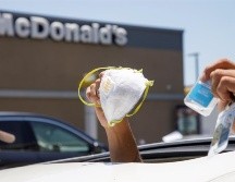 Los restaurantes, los teatros y los centros deportivos son los giros comerciales más endebles en la crisis. EFE/E. García