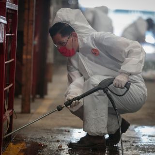 Sorprende a compradores cierre de calle 9 del Abastos por sanitización